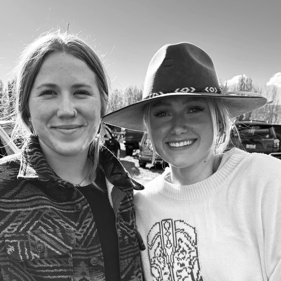 Meet your Posher, Riley - Picture 2 of 3